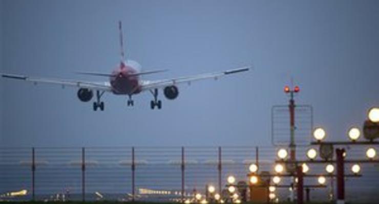 В Великобритании самолет совершил экстренную посадку из-за угроз пассажира