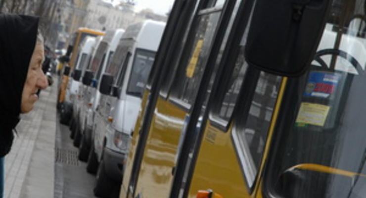 Проезд в киевских маршрутках поднимут еще на 50 копеек