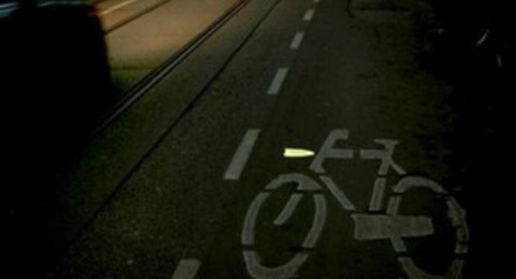 В Голландии велосипедные дорожки использовали для рекламы