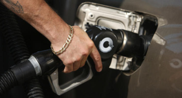 Украинские НПЗ сдерживают рост цен на бензин - участник рынка