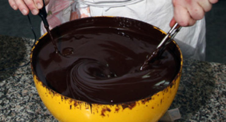 Исследование: Черный шоколад оказался полезнее фруктовых соков