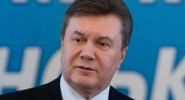 Янукович стал курсантом Херсонского морского института