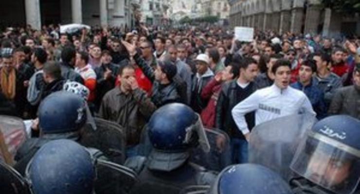 Во время акций оппозиции в Алжире задержали более 400 человек