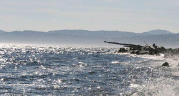 В Охотском море пропал траулер, на борту которого находятся 23 человека