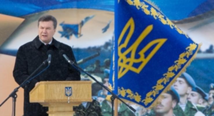 Янукович заверяет, что в Украине будет профессиональная армия