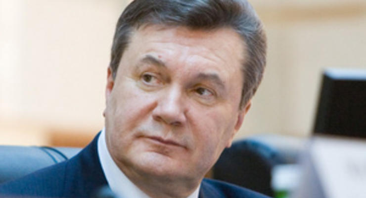 Корреспондент попросил известных личностей оценить первый год Януковича