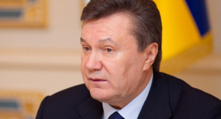 В течение года Янукович нанес 28 зарубежных визитов и подписал 271 закон