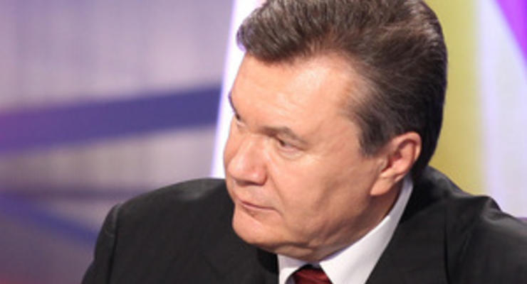 Янукович пообещал многодетному фермеру приехать в гости на "сало с луком"