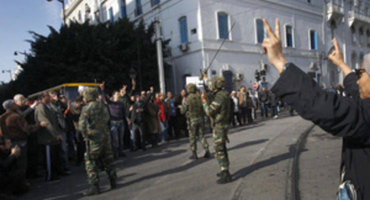 В Тунисе премьер-министр объявил об отставке. В столице произошли столкновения