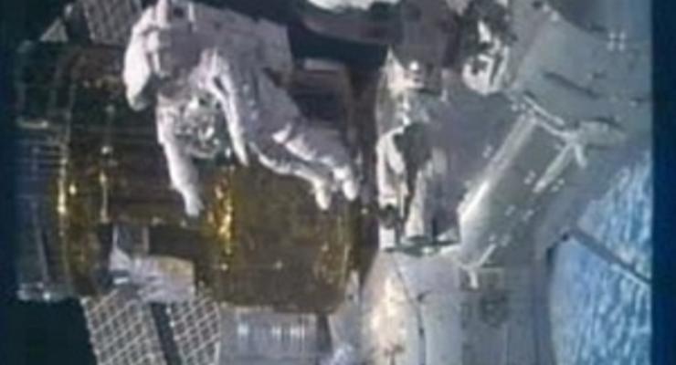 Астронавты NASA успешно завершили выход в открытый космос