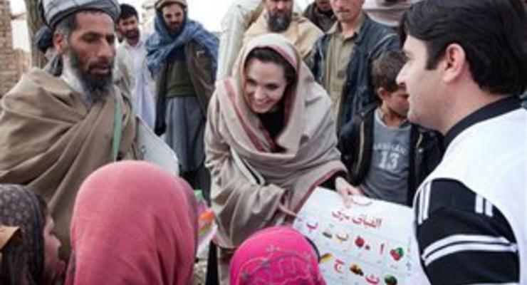 Джоли совершила тайный визит в Афганистан