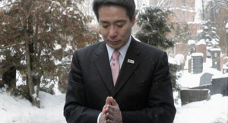 В Японии требуют отставки министра, замешанного в финансовом скандале