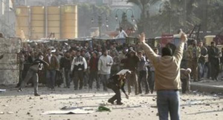 В Каире неизвестные, вооруженные ножами, напали на демонстрантов