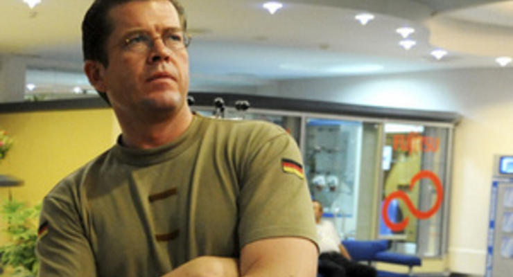 Подавший в отставку министр обороны Германии попрощается с военными под песню Deep Purple