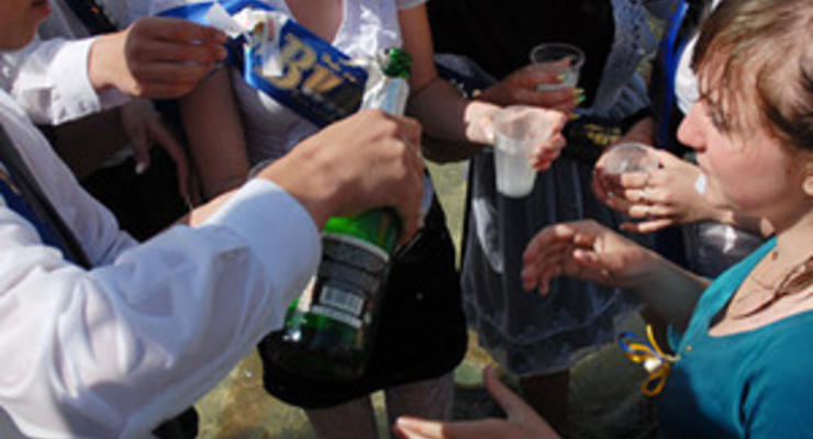 В Киеве за продажу алкоголя детям закрыли 30 торговых точек