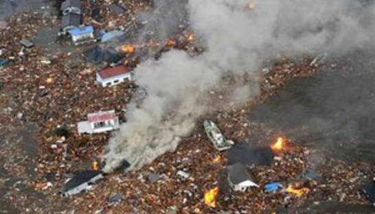 СМИ: В сетевых магазинах Токио заканчиваются продукты