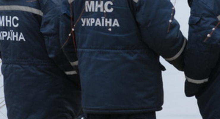 В Киеве сотрудники МЧС сняли со льдины троих подростков