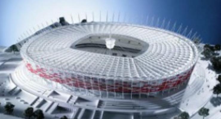 На главной арене Польши к Евро-2012 начался монтаж стеклянной крыши