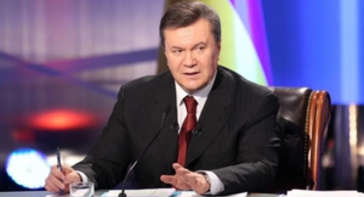 Янукович поручил правительству и СНБО совершенствовать управление, реформирование и развитие ОПК