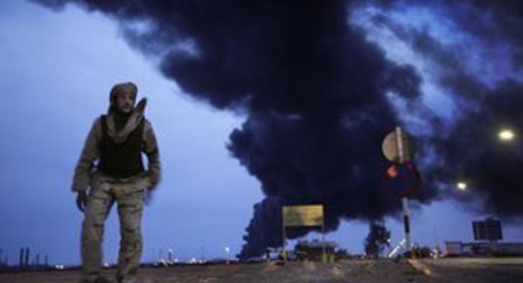 Войска Каддафи обстреляли главный город повстанцев