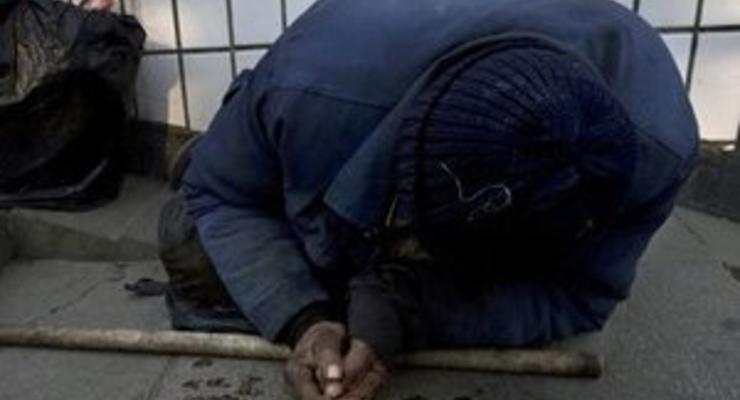 В Киеве бездомный застрял в вентиляционном люке