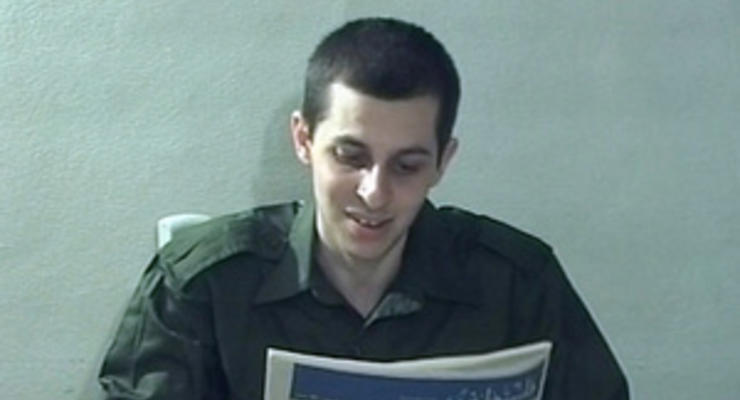 СМИ: Моссад хочет получить от Абу-Сиси информацию о Гиладе Шалите
