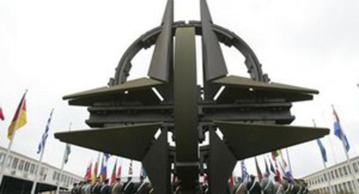 НАТО приняла на себя командование операцией в Ливии