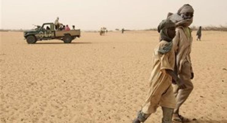 В Судане неизвестный самолет нанес удар по автомобилю: погибли два человека