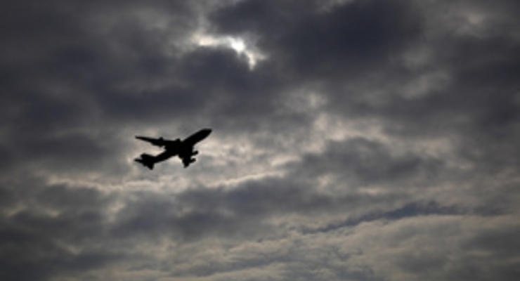 СМИ: Самолет с Балогой и японским послом не смог приземлиться в Ужгороде