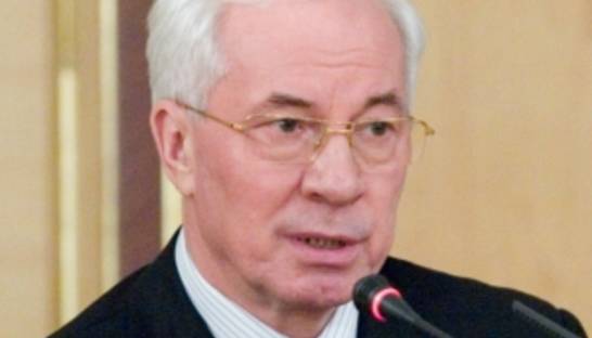 Вслед за Януковичем свои доходы обнародовал Азаров