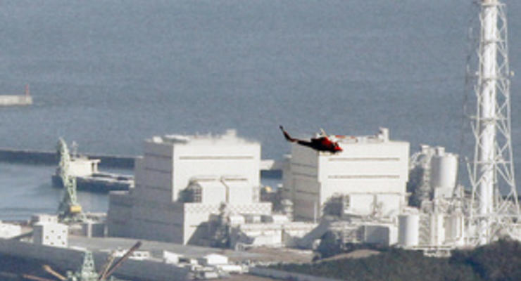 В районе Фукусимы-1 начали сбрасывать мешки с впитывающими радиацию веществами