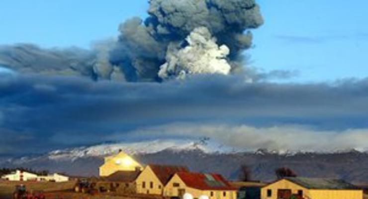 В Исландии отмечают первую годовщину извержения вулкана Эйяфьяллайекюля