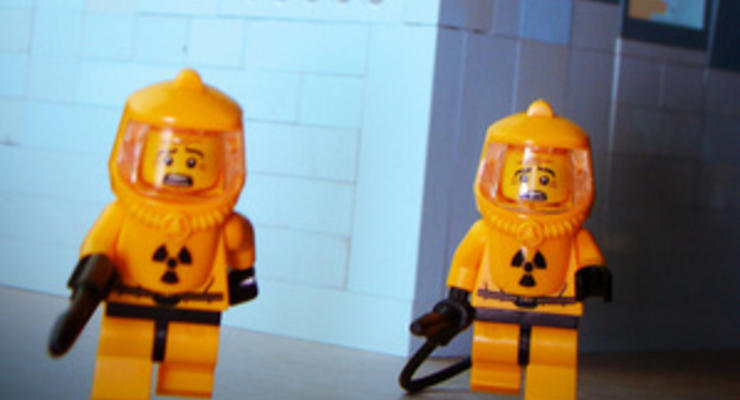 В Германии поступили в продажу фигурки LEGO в виде ликвидаторов АЭС Фукусима