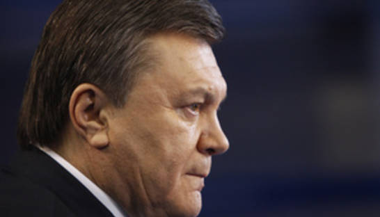 Сегодня Янукович посадит деревья в сквере Енакиево