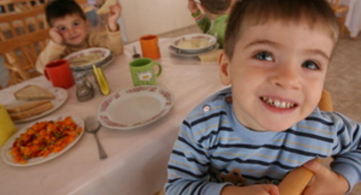 Мэрия проверит качество питания в детских садах Киева
