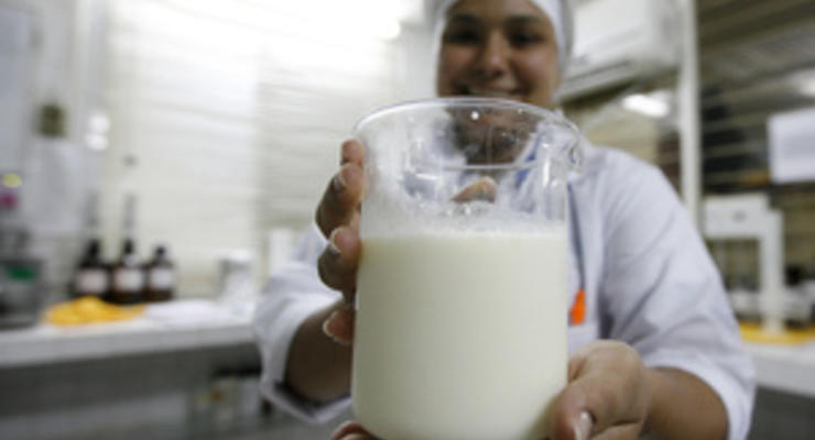 Ученые: Стакан молока на завтрак помогает избавиться от лишних килограммов