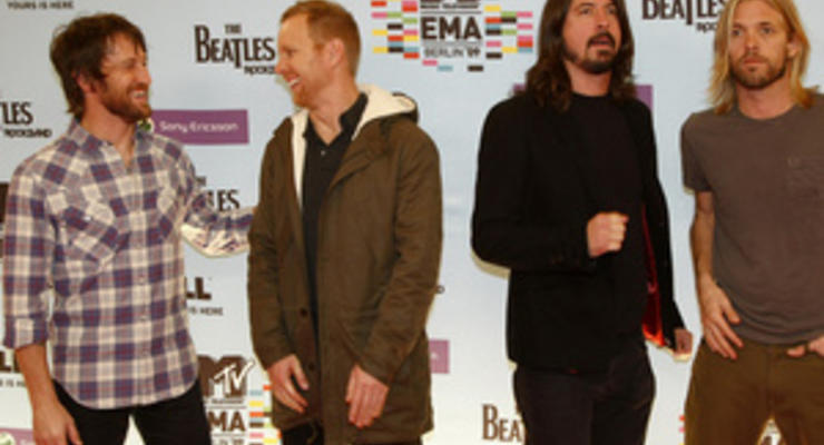 Новый альбом Foo Fighters возглавил американский хит-парад