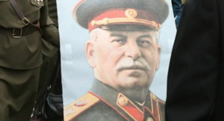 БЮТ выступает против красных флагов 9 мая: Победу одержали народы, а не КПСС и Сталин