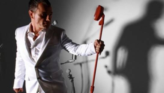 Сегодня в Киеве выступит золотой голос мюзикла Нотр Дам де Пари