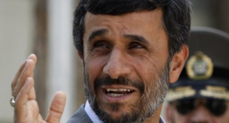 СМИ: Ахмадинеджаду грозит импичмент
