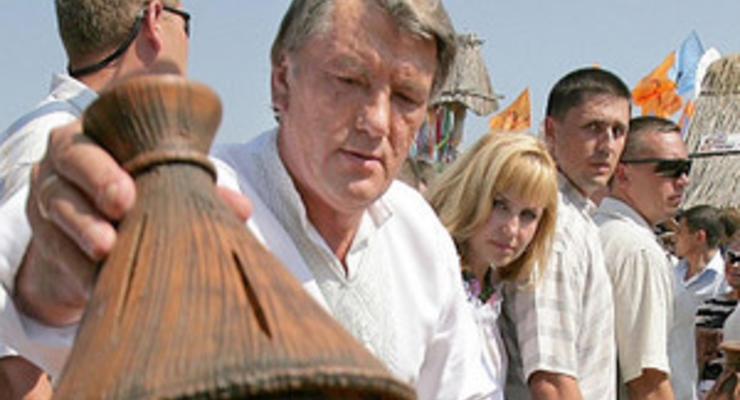 Ющенко попросит Януковича разрешить провести в Украине Всемирный конгресс пчеловодов