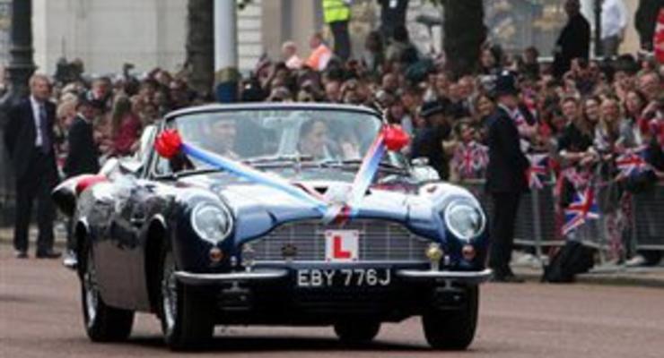 Принц Уильям отвез жену во дворец Сент-Джеймс на позаимствованном у отца автомобиле
