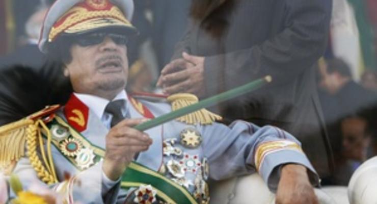 НАТО: Каддафи запугивает местных жителей