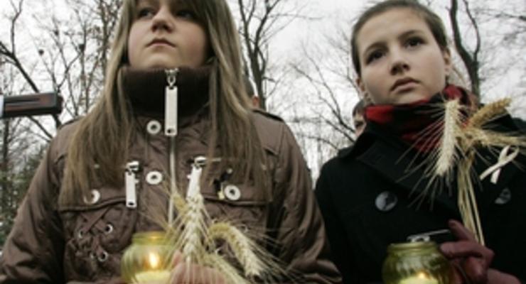 В украинских городах почтили память жертв политических репрессий (обновлено)