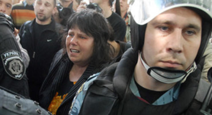 Фотогалерея: Гнев в большом городе. В Киеве участники Всеукраинской акции протеста подрались с милицией