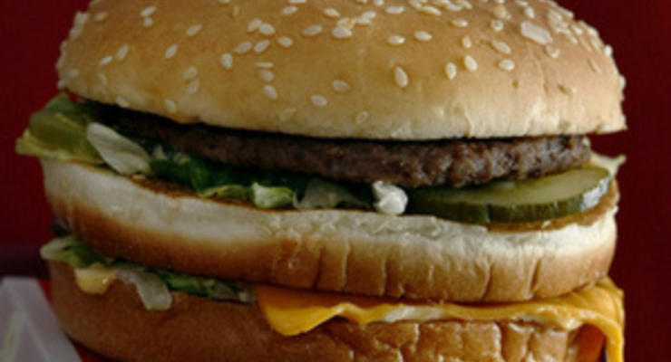 Мировой рекорд: Американец за 39 лет съел 25 тысяч гамбургеров
