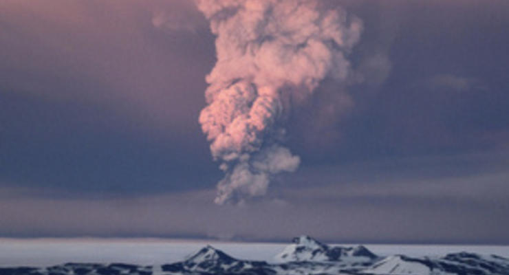 Фотогалерея: И снова здравствуйте. Проснувшийся исландский вулкан вновь угрожает авиасообщению в Европе