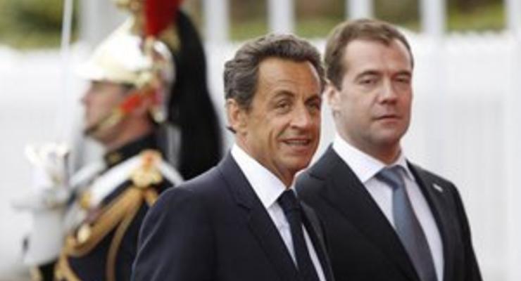 Саркози не видит связи между продажей России Mistral и позицией Москвы по Ливии