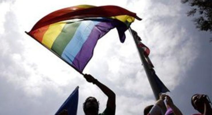 Гей-парад у Вечного огня: российская милиция задержала 40 активистов