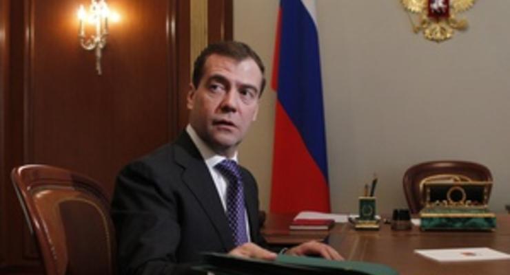 Представители творческой интеллигенции России заявили о "параличе" президентства Медведева